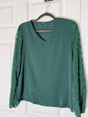 Women's Green V-Neck Long Sleeve Top